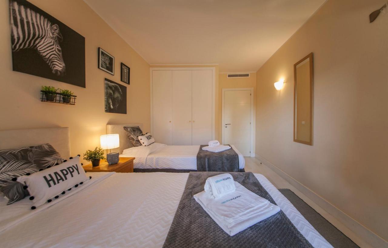 B02 - Fantastic Apartment With Pool Portimão Exteriör bild