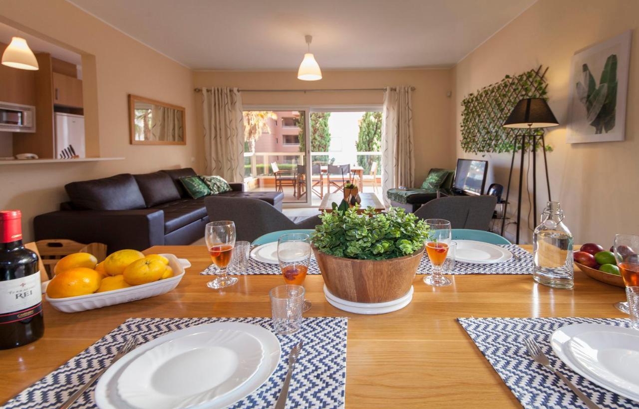 B02 - Fantastic Apartment With Pool Portimão Exteriör bild