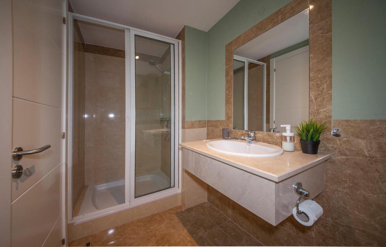B02 - Fantastic Apartment With Pool Portimão Exteriör bild