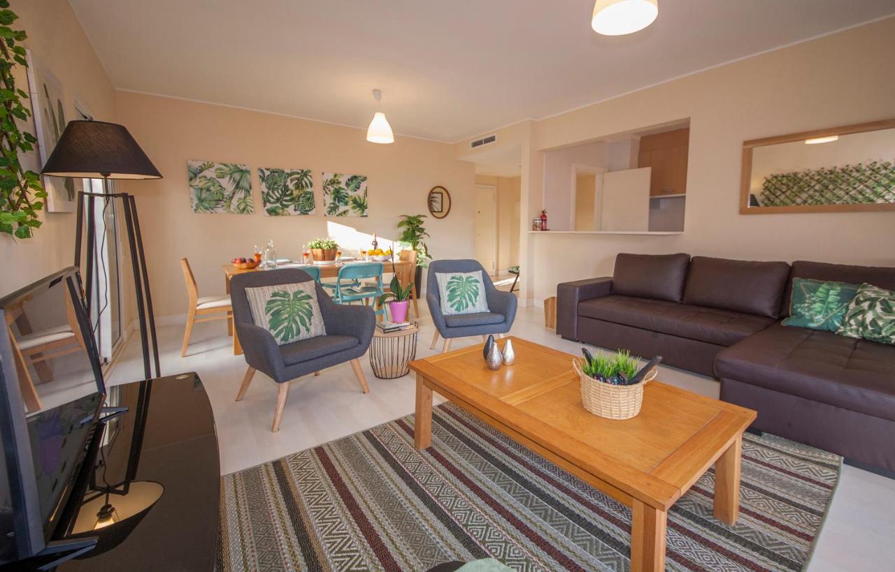 B02 - Fantastic Apartment With Pool Portimão Exteriör bild