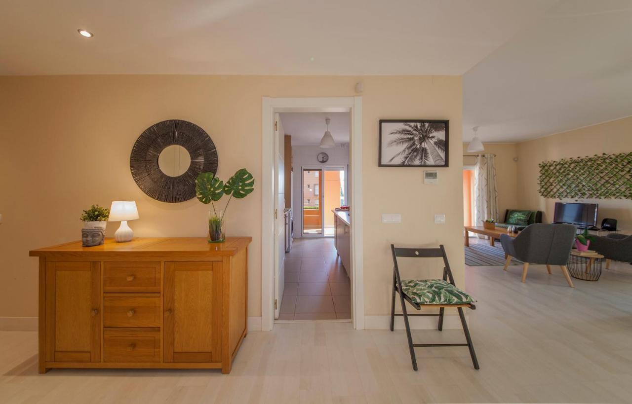 B02 - Fantastic Apartment With Pool Portimão Exteriör bild
