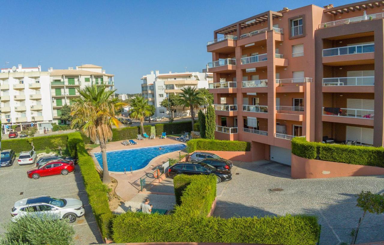 B02 - Fantastic Apartment With Pool Portimão Exteriör bild