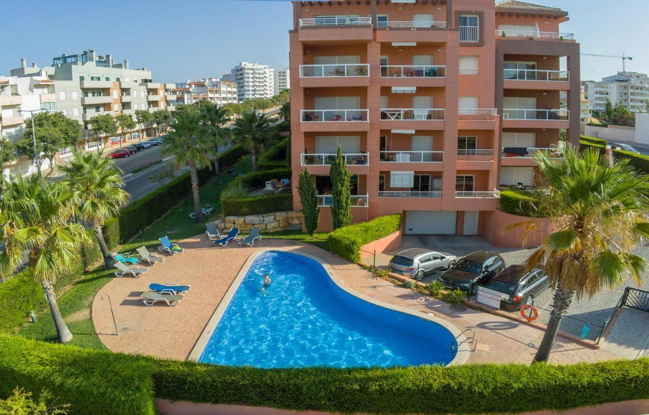 B02 - Fantastic Apartment With Pool Portimão Exteriör bild